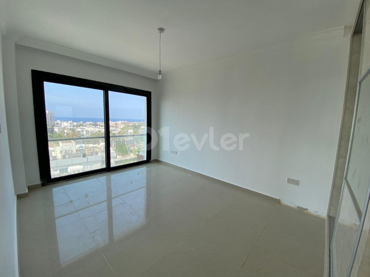 2+1 apartments and 2+1 penthouses for sale in Girne Center