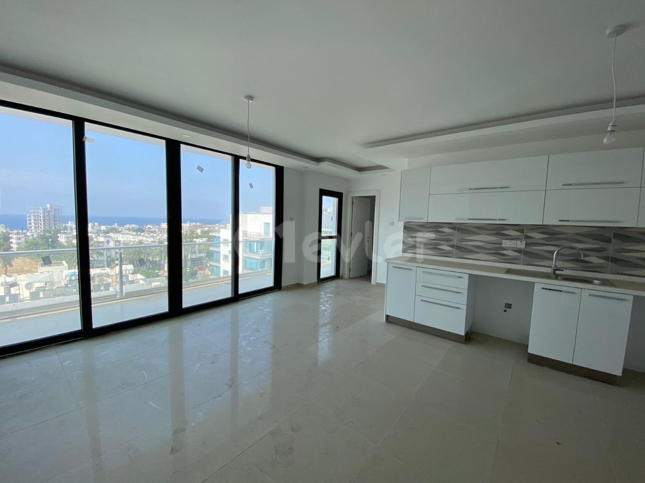 2+1 apartments and 2+1 penthouses for sale in Girne Center