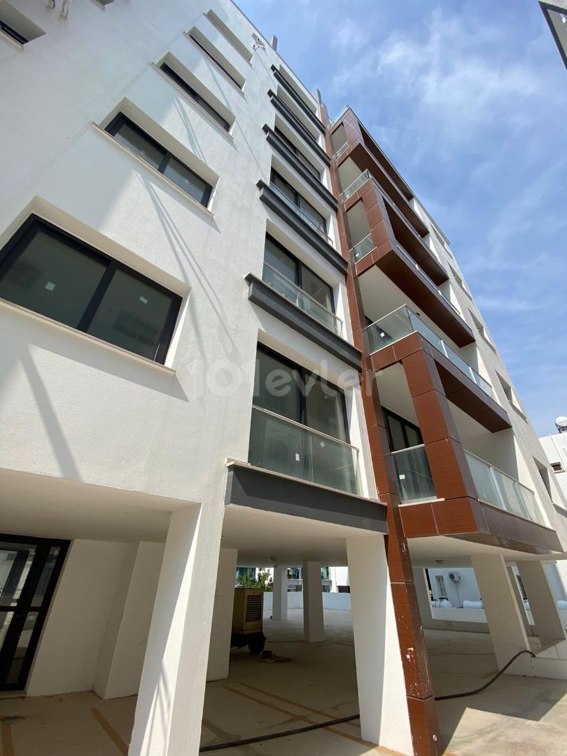 2+1 apartments and 2+1 penthouses for sale in Girne Center