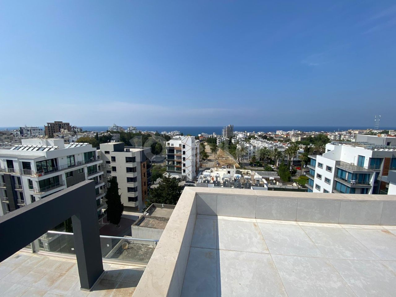 2+1 apartments and 2+1 penthouses for sale in Girne Center