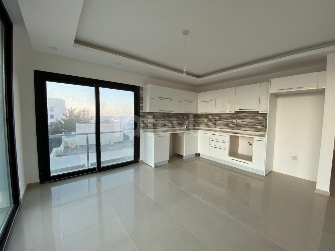 2+1 apartments and 2+1 penthouses for sale in Girne Center