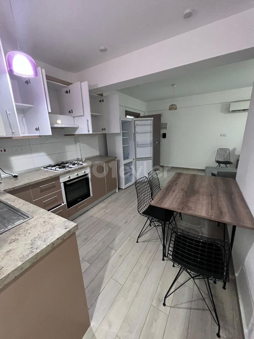 Girne Merkezde satılık 2+1 full eşyalı daire