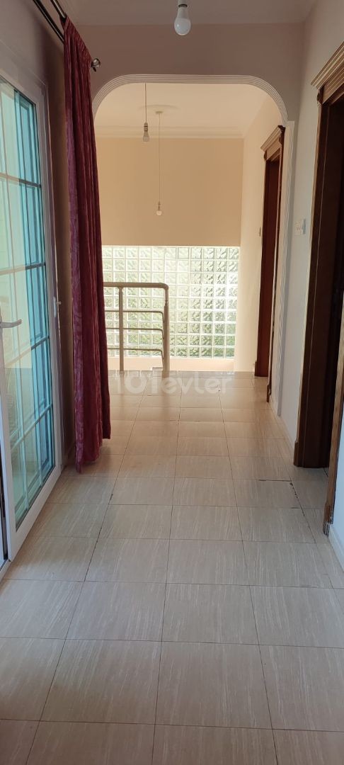 Spacious 5+2 villa for sale in Edremit