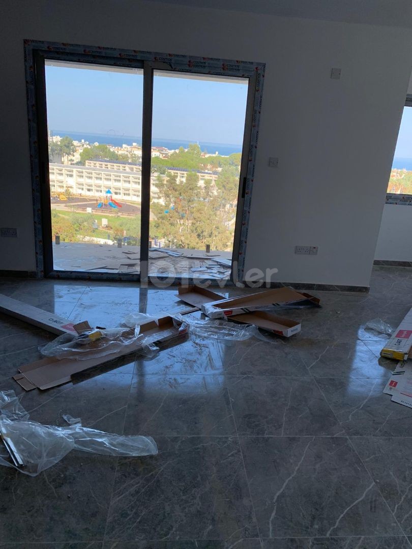 Girne Merkez’de satılık 3+1 daire , Önü kapanmaz Deniz manzaralı