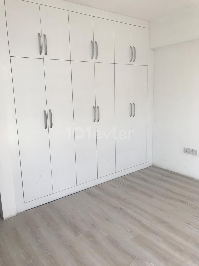 Girne merkezde satılık 3+1 daire