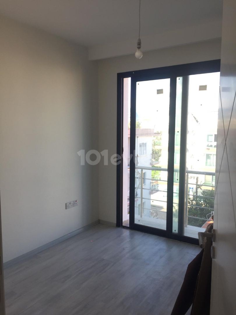 2+1 apartment in center of Kyrenia 