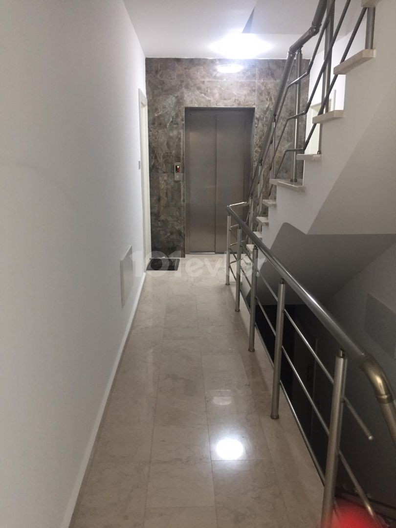 2+1 apartment in center of Kyrenia 