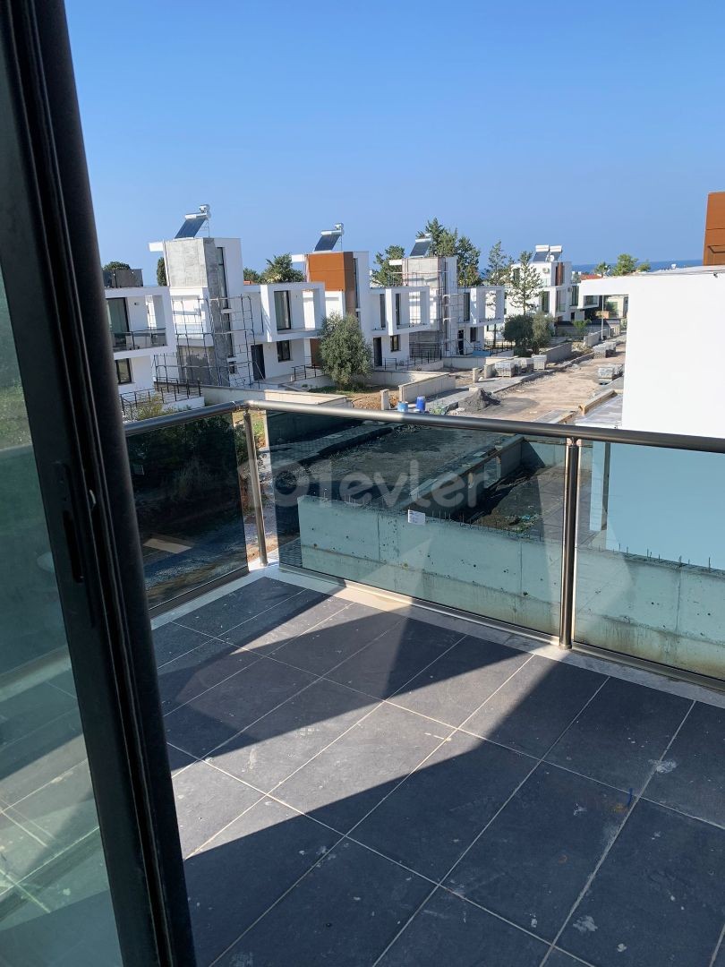 2+1 apartments, ground floor and penthouse for sale in Ozankoy