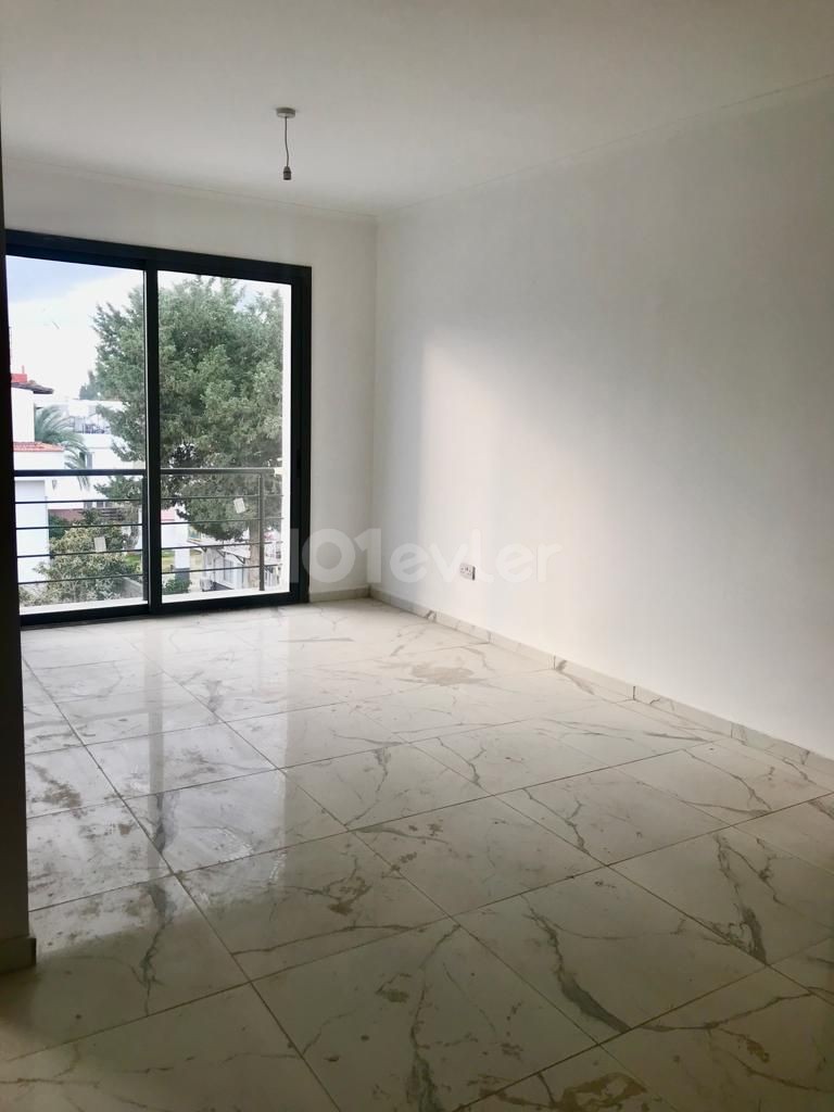 آپارتمان 1+1 برای فروش در گیرنه/ Karaoğlanoğlu