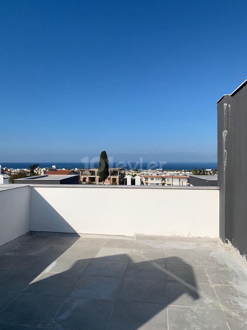 2+1 Luxus-Penthouse zum Verkauf in Alsancak