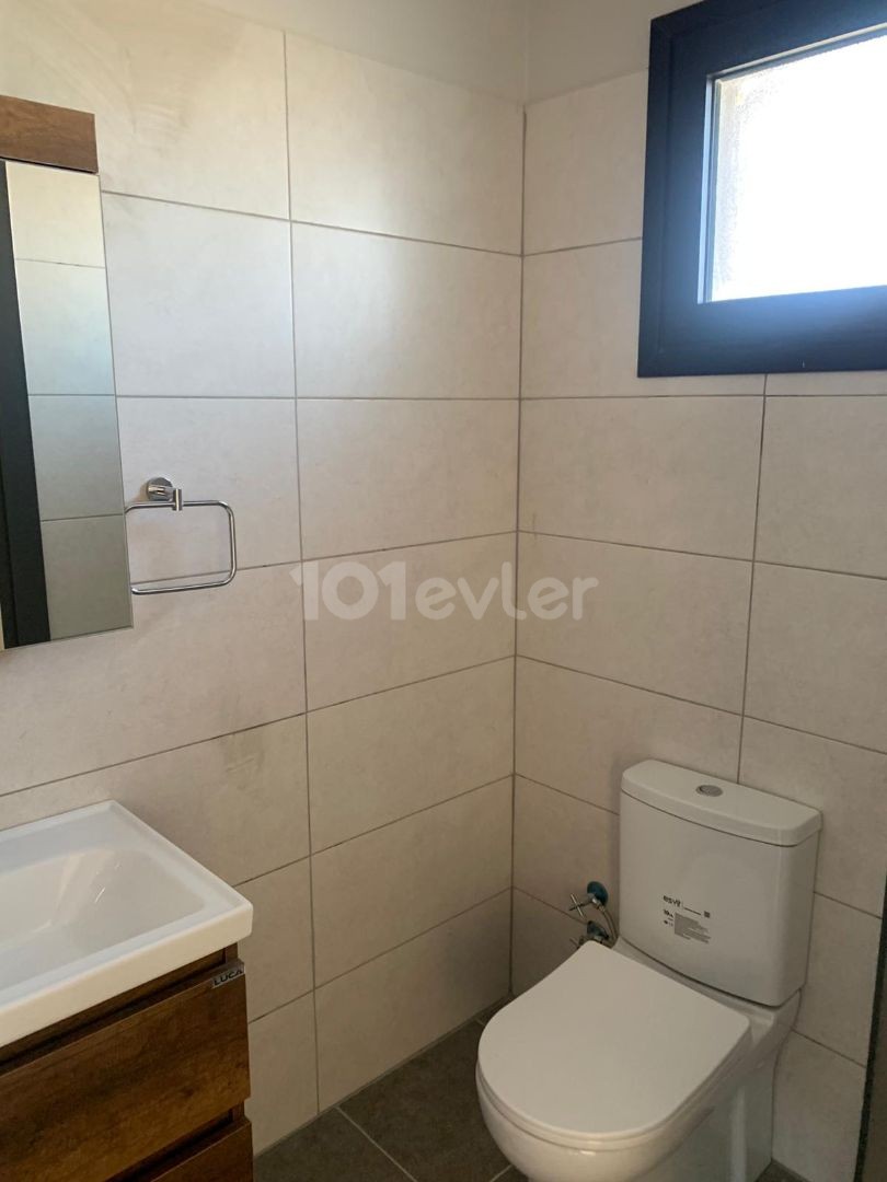 2+1 Wohnung mit privatem Pool zum Verkauf in Karşıyaka