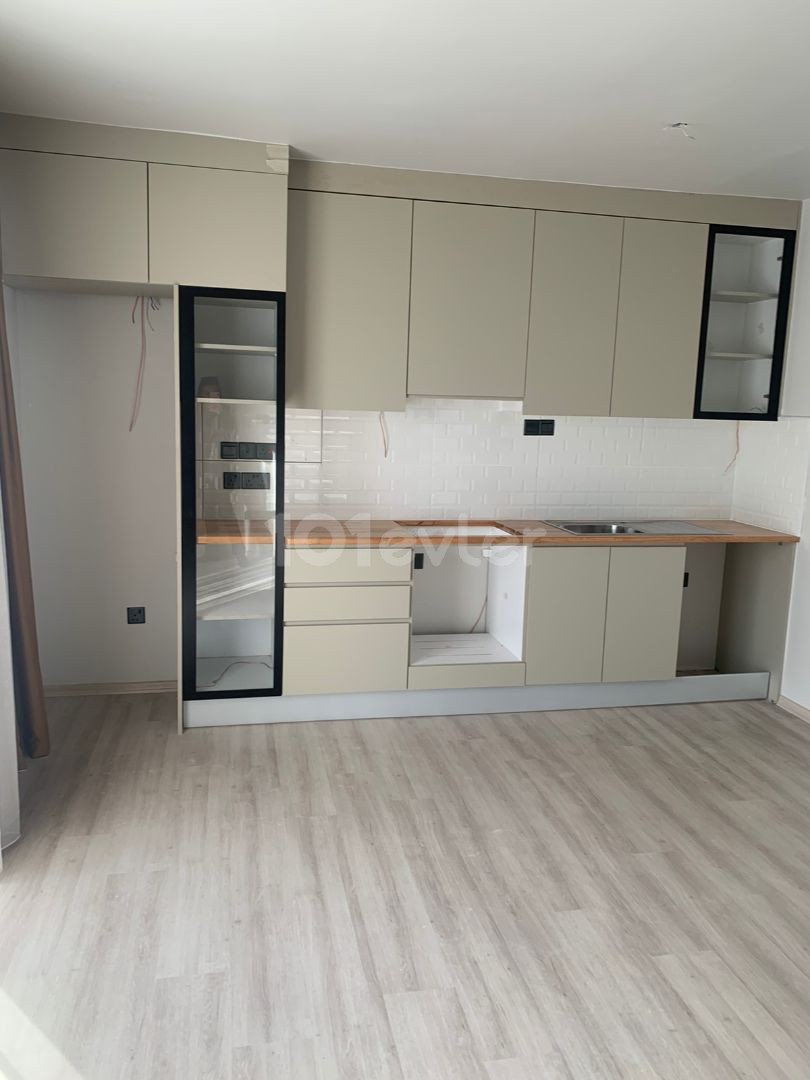 Karşıyaka’da satılık 1+1 daire penthouse