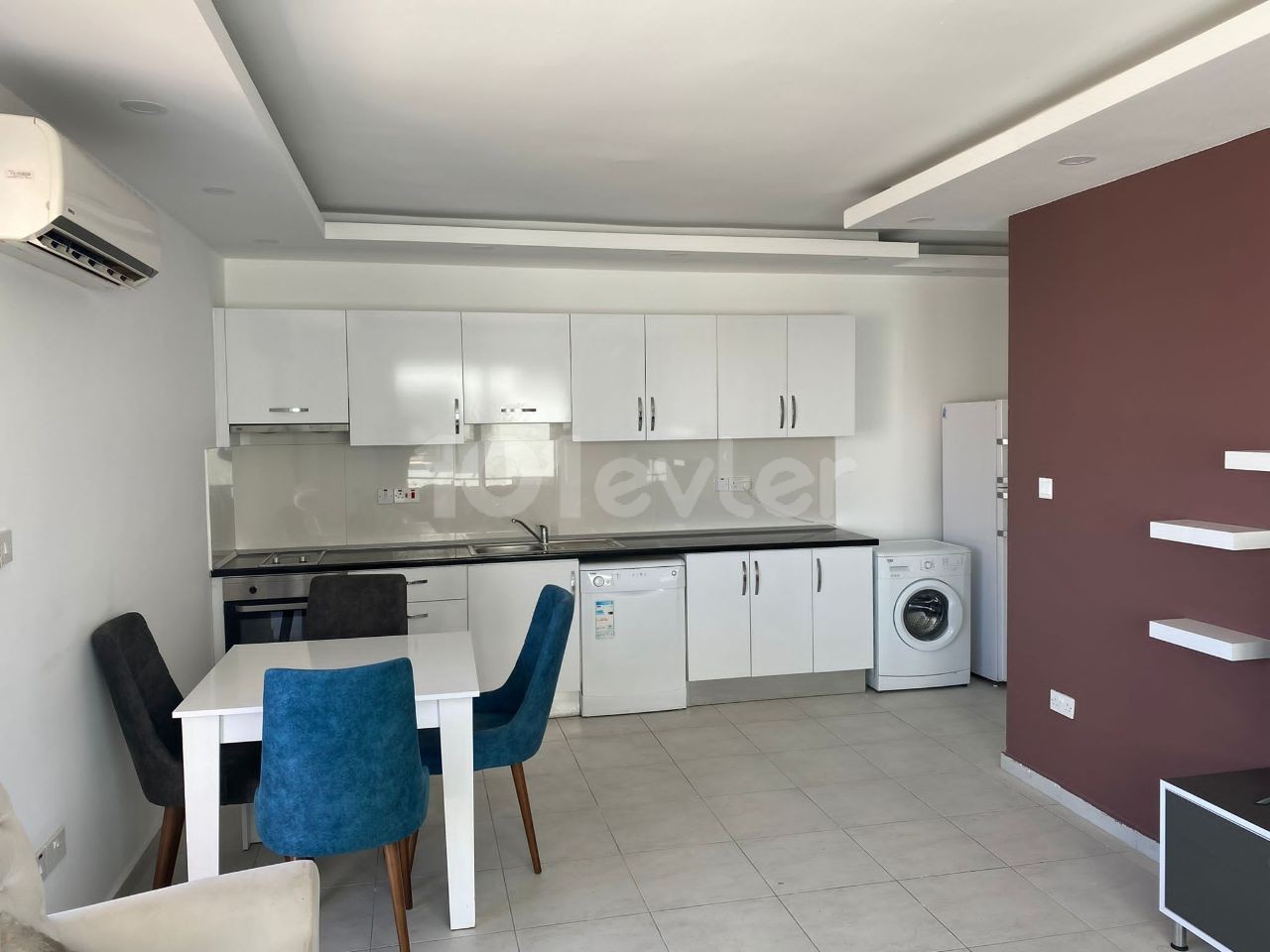 2+1 apartment for rent in Kyrenia Center