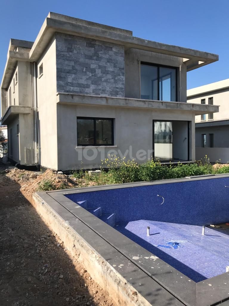 4+1 villa with pool for sale in Bellapaise/Ozankoy