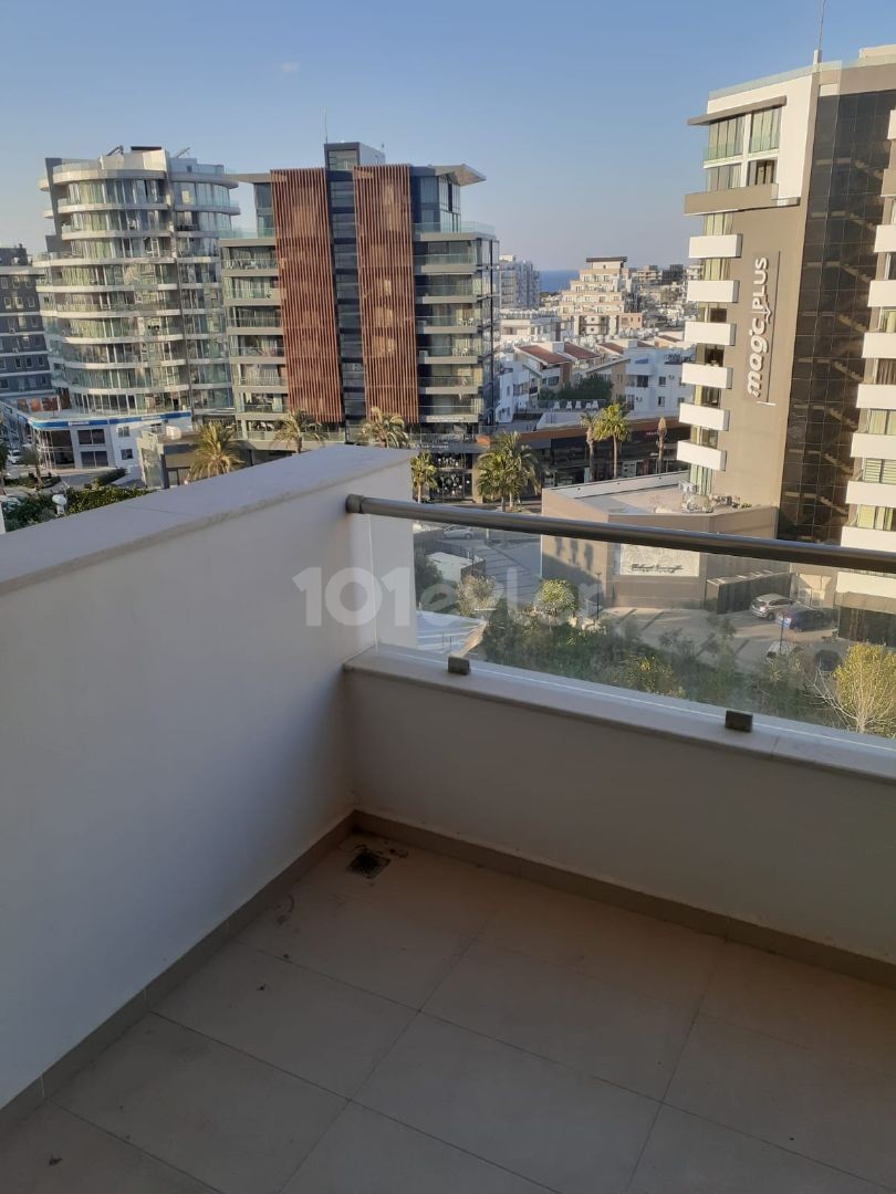 Luxury 2+1 flat for sale in Girne Center, Sea view