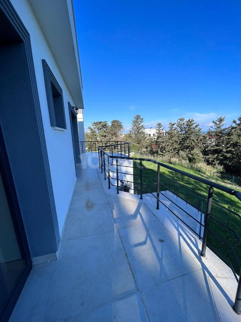 Spacious 4+1 villa for sale in Alsancak