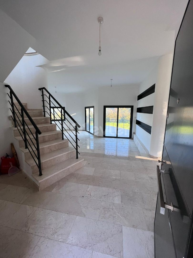 Spacious 4+1 villa for sale in Alsancak