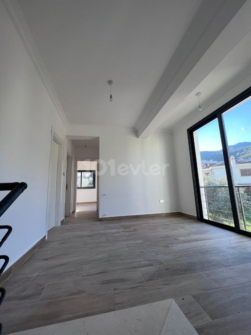 Spacious 4+1 villa for sale in Alsancak