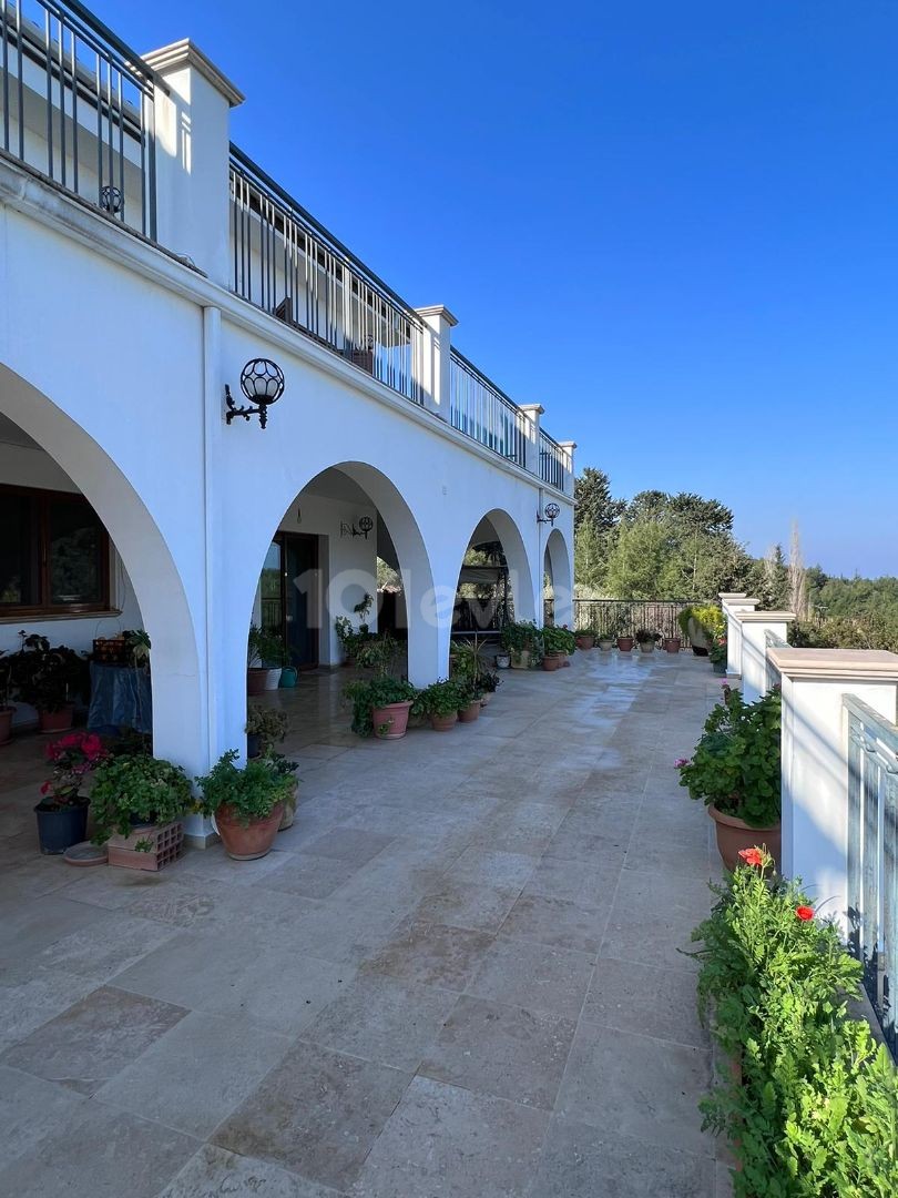 Gorgeous 6+1 villa for sale in Karmi, with Unsealable Sea and Mountain Views. There is 1+1 auxiliary house !!!