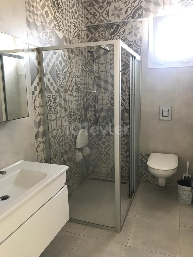 Girne merkezde satılık eşyalı 2+1 daire 