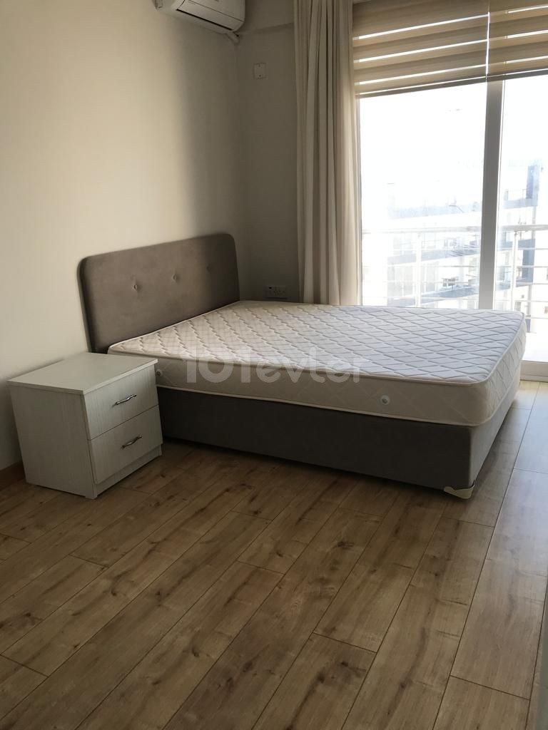 Girne merkezde satılık eşyalı 2+1 daire 