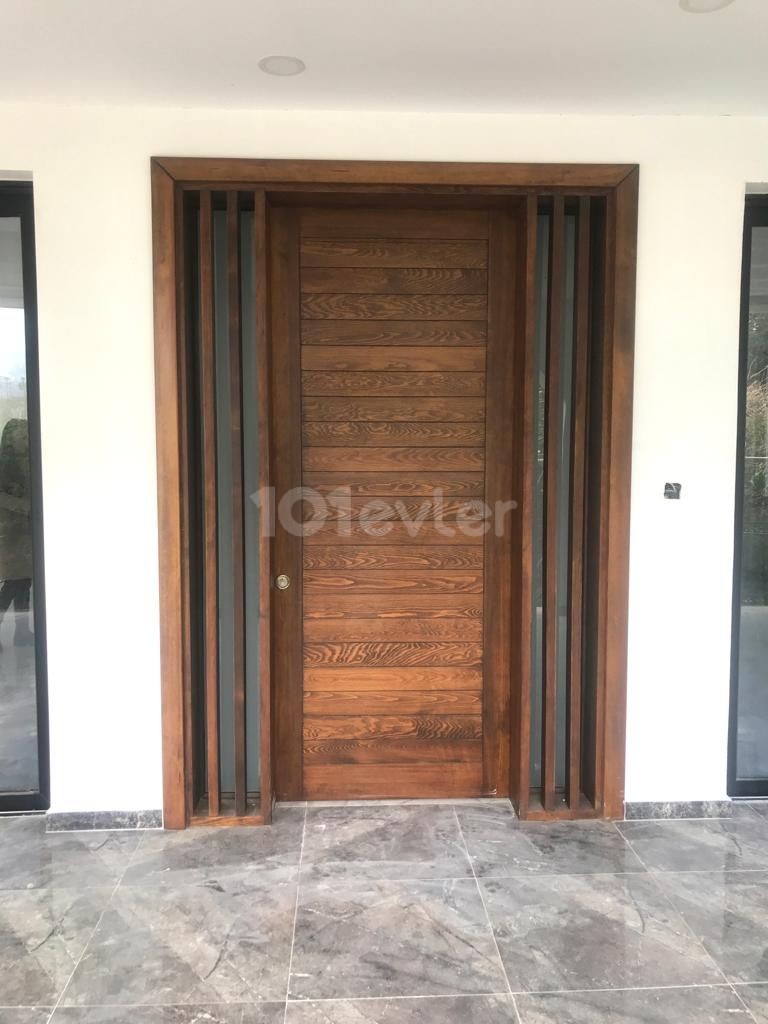 4+1 villa for sale in Kyrenia Karaoğlanlu