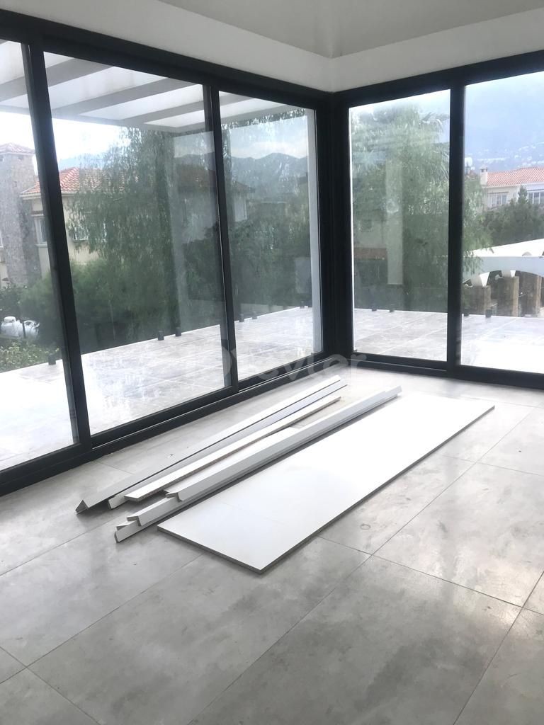 4+1 villa for sale in Kyrenia Karaoğlanlu