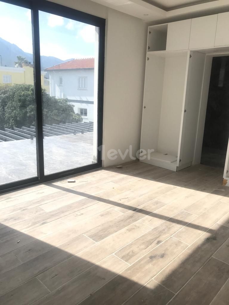 4+1 villa for sale in Kyrenia Karaoğlanlu