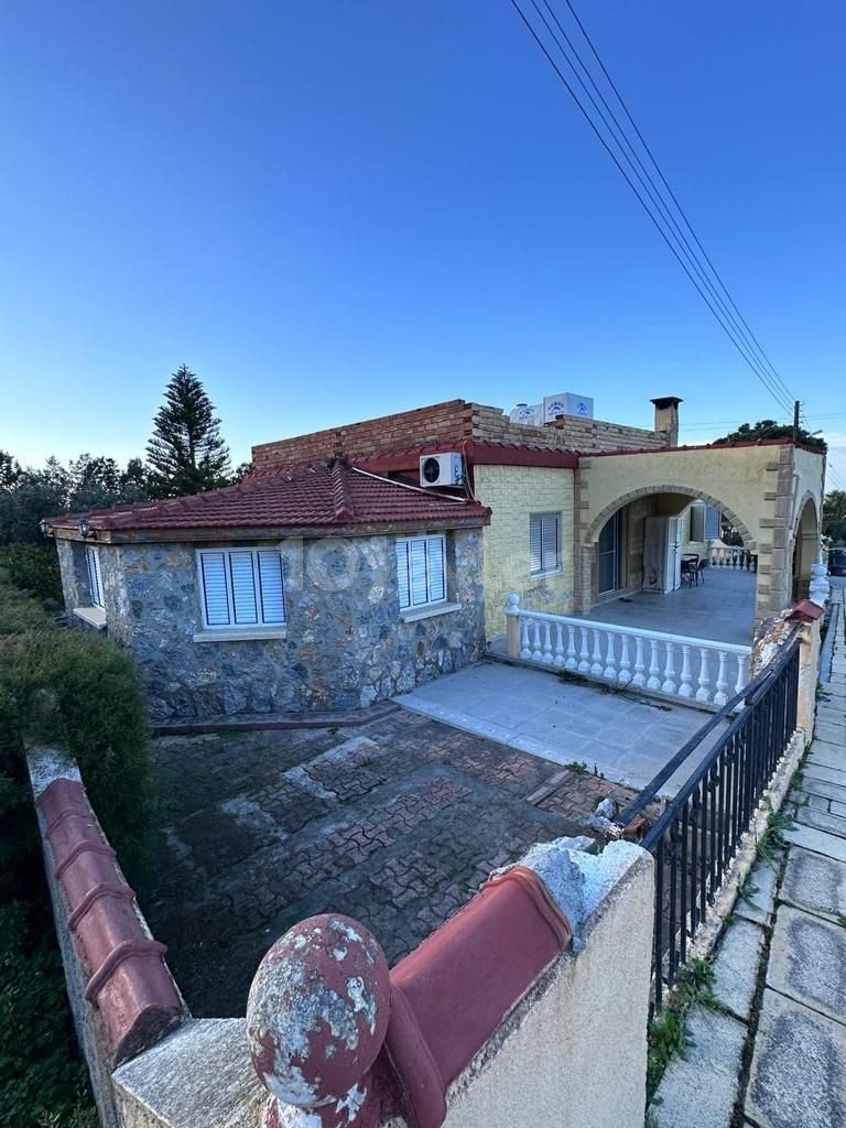 2+1 villa with beautiful garden for sale in Lapta