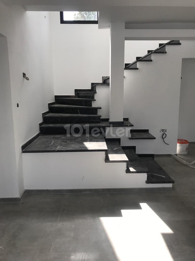 4+2 Duplex-Villa zu verkaufen in Alsancak