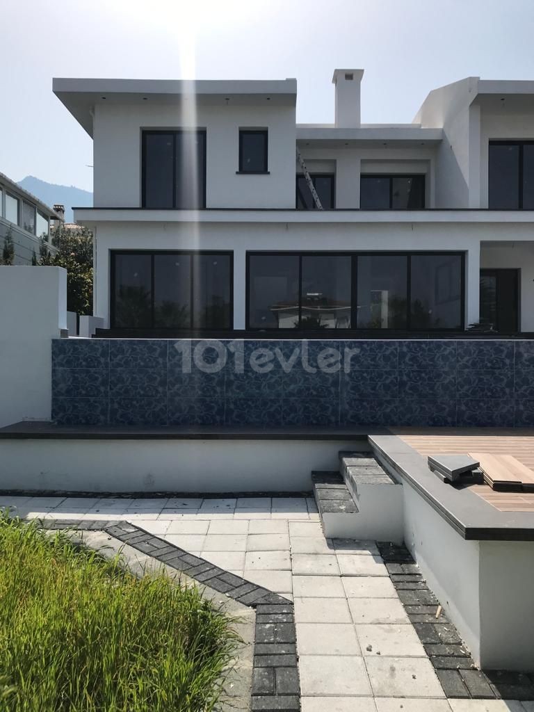 4+2 duplex villa for sale in Alsancak