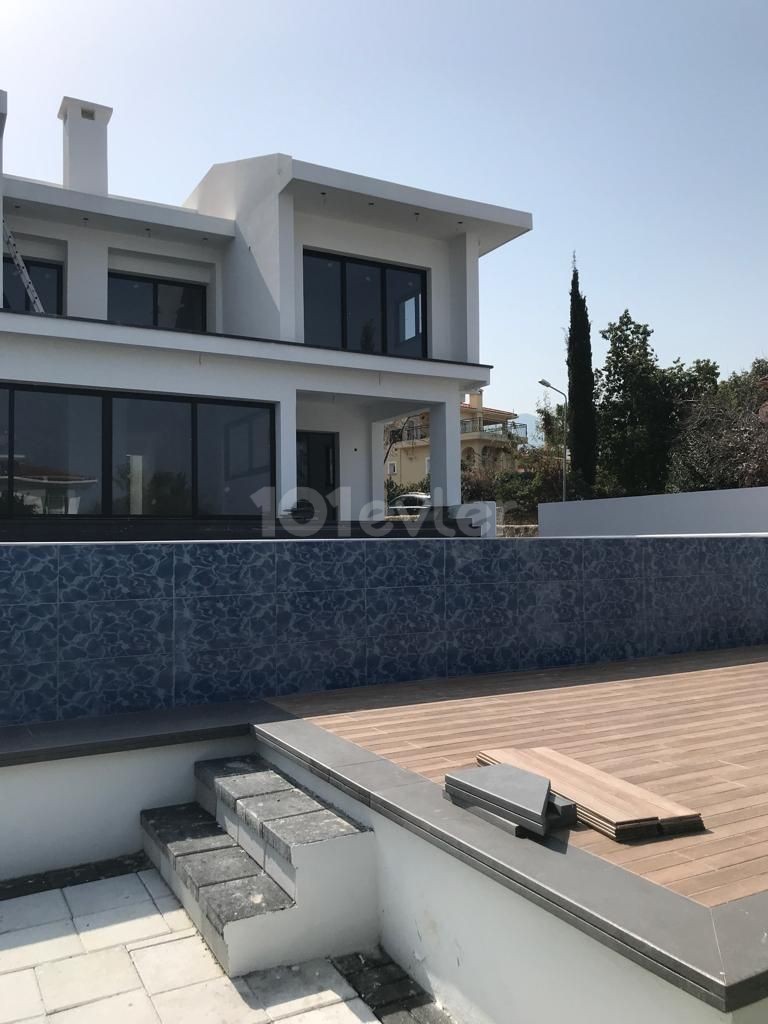 4+2 Duplex-Villa zu verkaufen in Alsancak