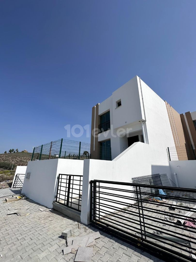 3+1 luxury detached villa for sale on the Bogaz, Turkish title. Very affordable price!