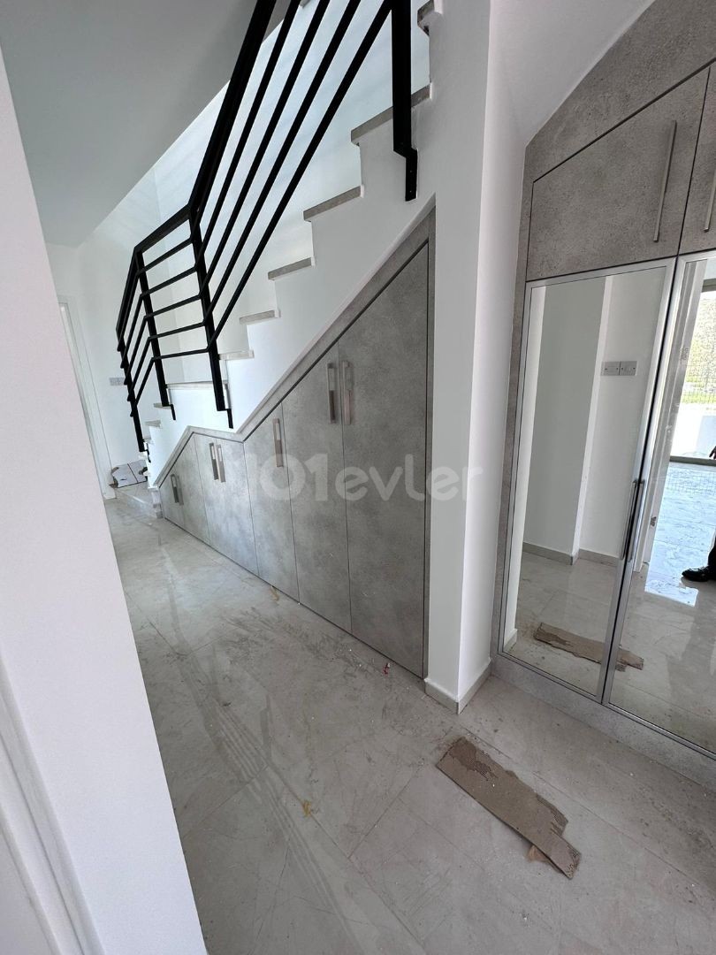  3+1 luxuriöse freistehende Villa am Bosporus, türkische Küste, zu verkaufen. Zu einem sehr günstigen Preis!