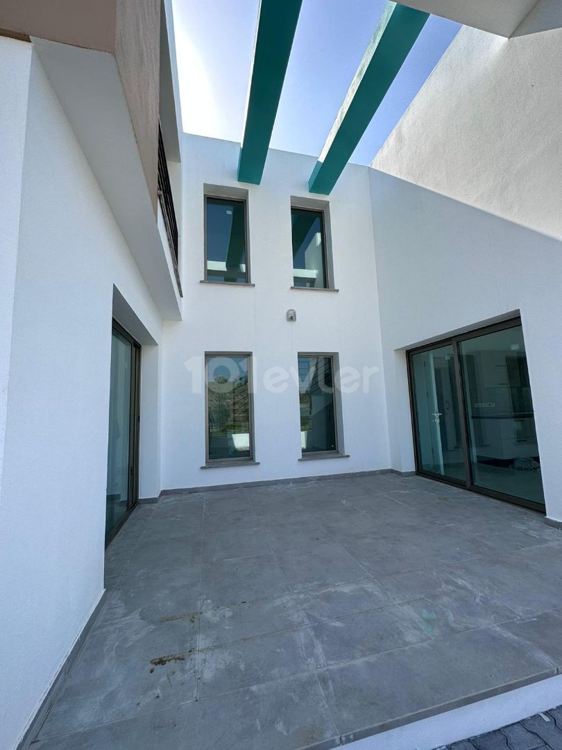 3+1 luxury detached villa for sale on the Bogaz, Turkish title. Very affordable price!