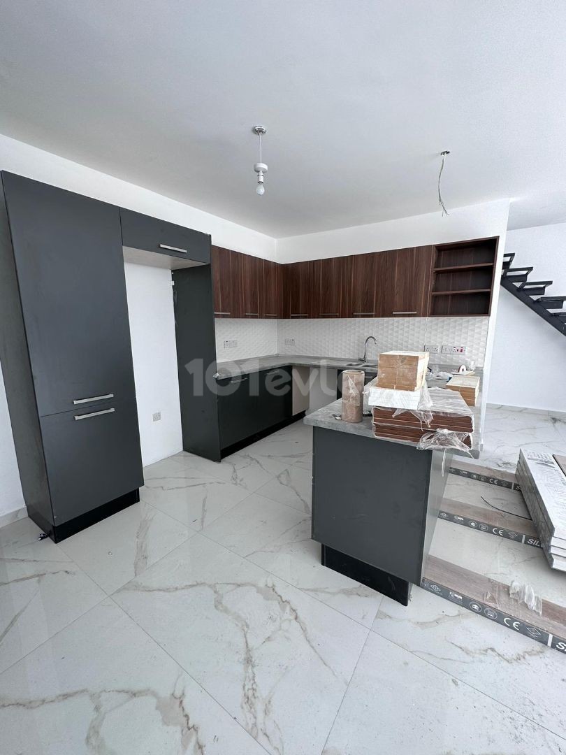  2+1 Luxus-Duplex-Wohnung zu verkaufen in Kyrenia Centre !!!