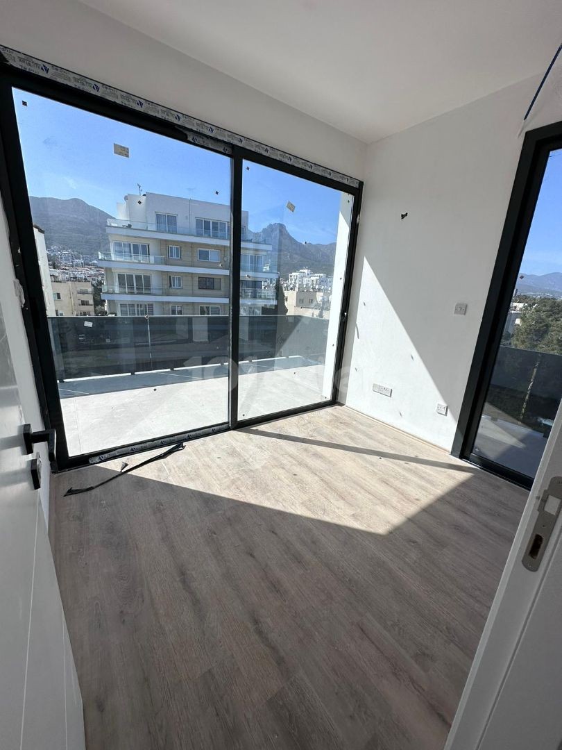  Zu verkaufen 2+1 Penthouse zu verkaufen in Kyrenia Centre, mit 360 unverbaubarem Meer- und Bergblick!!!