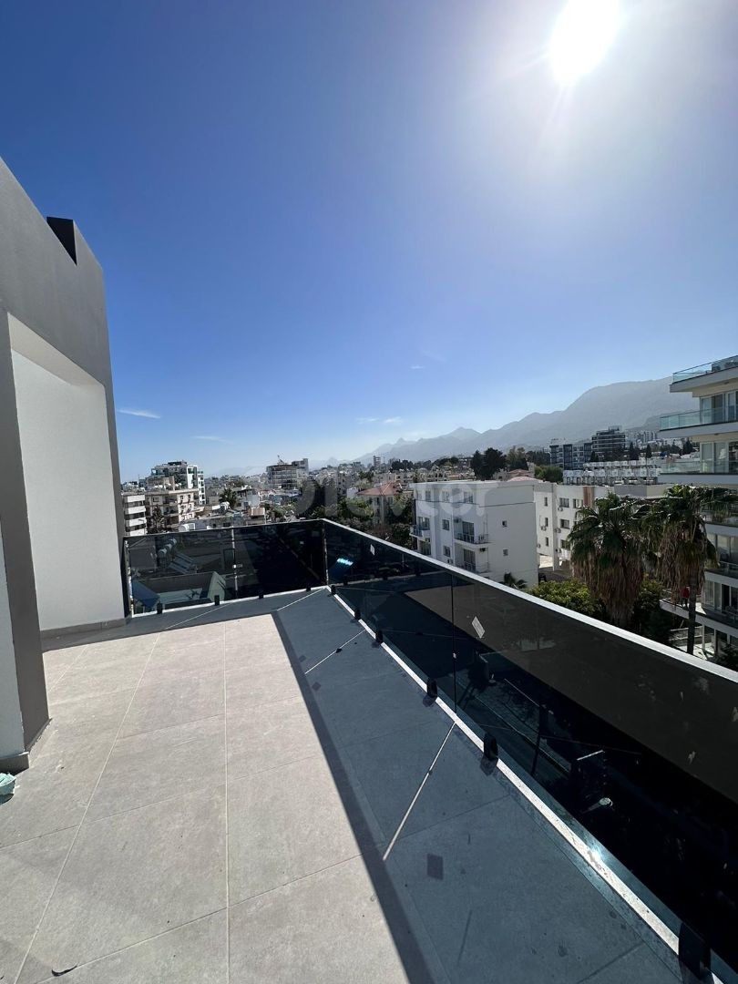  Zu verkaufen 2+1 Penthouse zu verkaufen in Kyrenia Centre, mit 360 unverbaubarem Meer- und Bergblick!!!