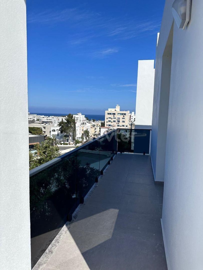  Zu verkaufen 2+1 Penthouse zu verkaufen in Kyrenia Centre, mit 360 unverbaubarem Meer- und Bergblick!!!