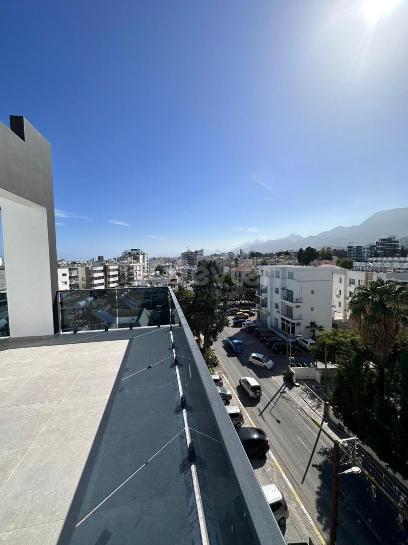  Zu verkaufen 2+1 Penthouse zu verkaufen in Kyrenia Centre, mit 360 unverbaubarem Meer- und Bergblick!!!