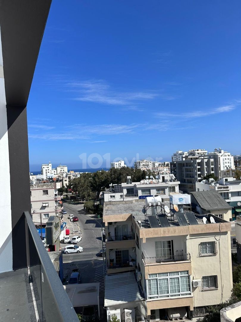  Zu verkaufen 2+1 Penthouse zu verkaufen in Kyrenia Centre, mit 360 unverbaubarem Meer- und Bergblick!!!