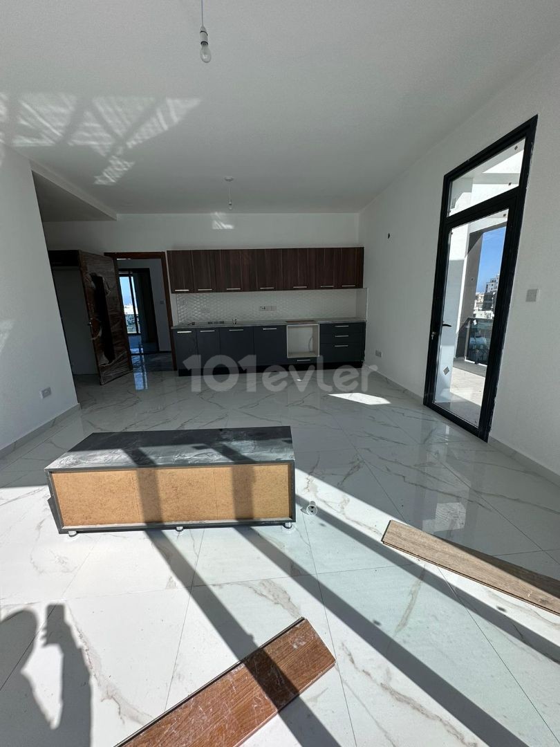  Zu verkaufen 2+1 Penthouse zu verkaufen in Kyrenia Centre, mit 360 unverbaubarem Meer- und Bergblick!!!