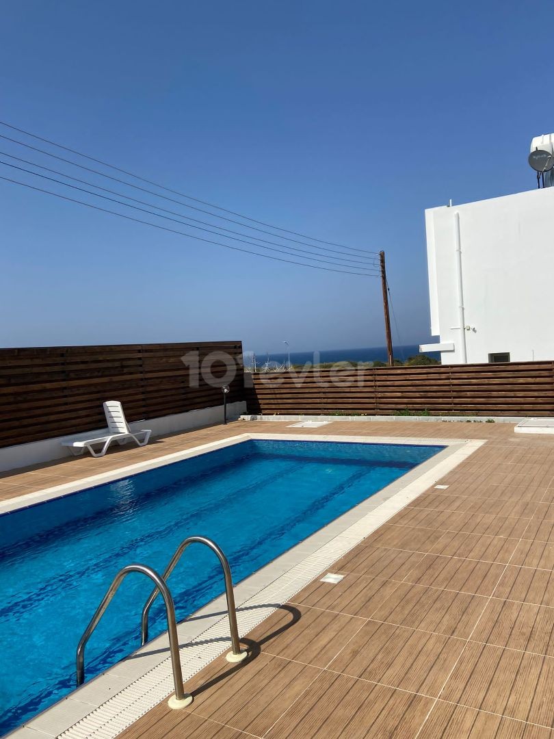 3+1 sea front villa with pool for rent in Çatalkoy