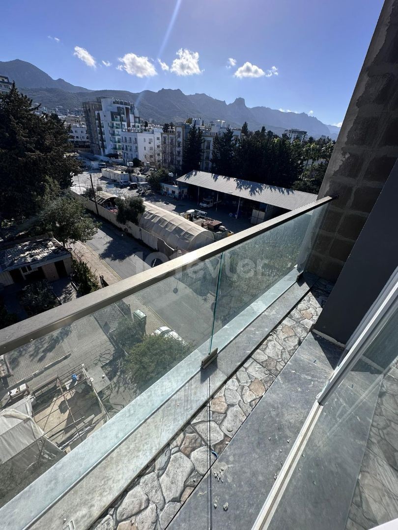  3+1 sehr große Reihenhauswohnung zu verkaufen in Kyrenia Centre