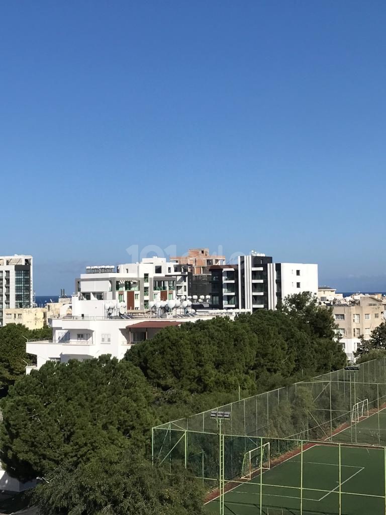 Girne merkezde satılık 3+1 daire