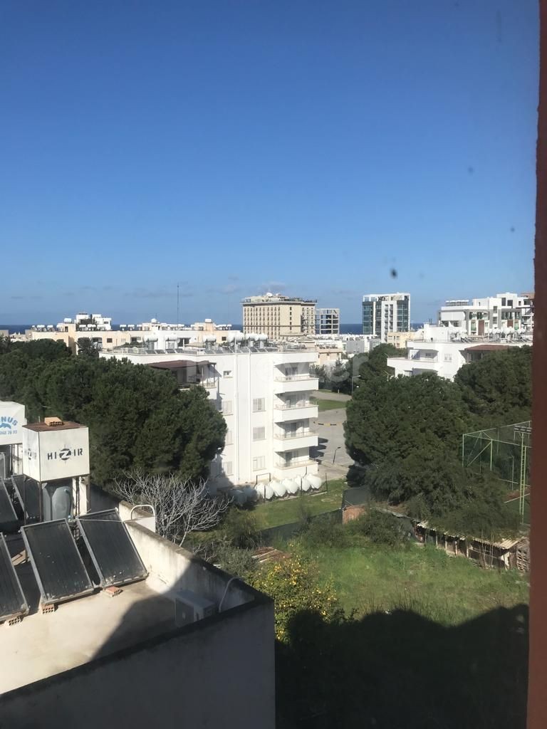 Girne merkezde satılık 3+1 daire