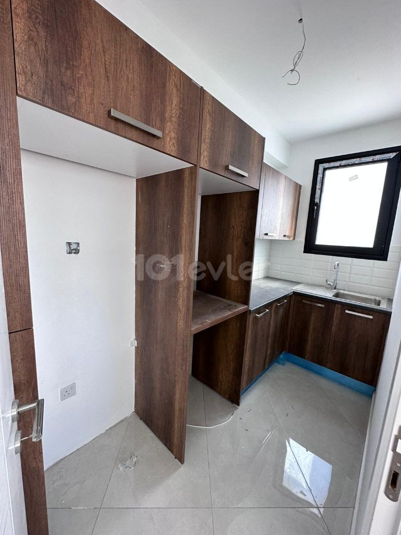 Boğazda satılık lüks,modern 3+1 villa,Çok Uygun Fiyat ,Türk koçan