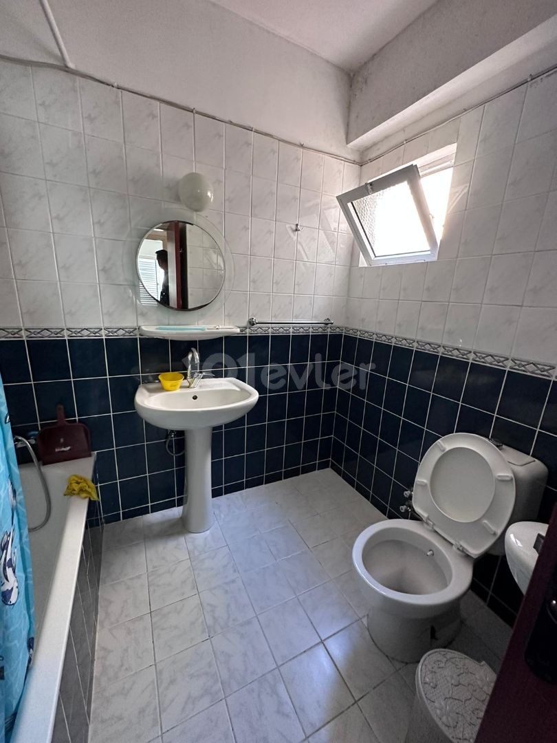 Girne merkezde kiralık eşyalı 3+1 daire