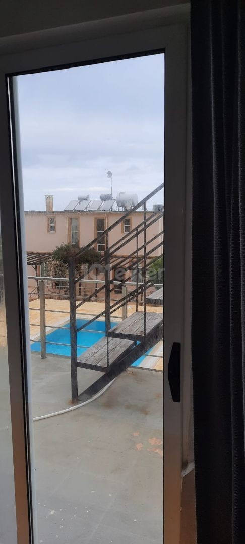 Girne Çatalköy'de satılık ikiz villa