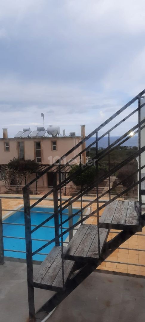 Girne Çatalköy'de satılık ikiz villa